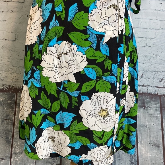 Diane Von Furstenberg Savilla Wrap Silk Floral Mini Dress Sz 4 Resortwear Luxury - Picture 4 of 16